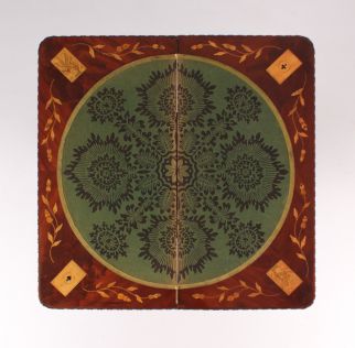 Table de jeu de cartes antique