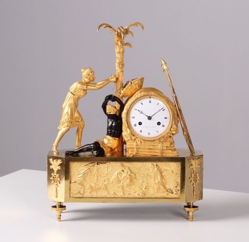 Antike Kaminuhr, Pendule Atala und Chactas, Frankreich, Empire um 1810 - Paris
Bronze (feuervergoldet und patiniert), Emaille
Empire um 1810