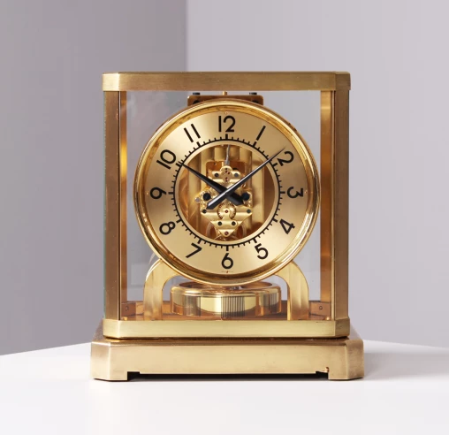 Jaeger LeCoultre, primo orologio Atmos del 1942, ottimo stato di conservazione - Svizzera
Ottone, in parte placcato oro
Anno di fabbricazione 1942