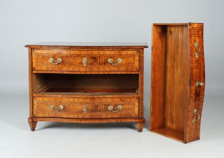Classicist chest of drawers with marquetry