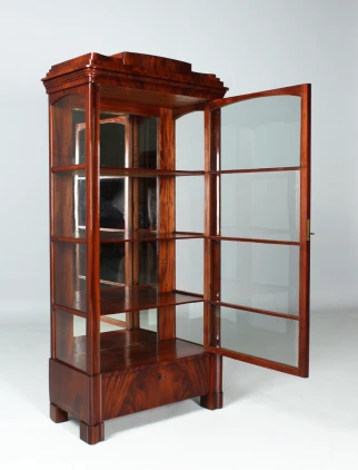 petite vitrine Biedermeier