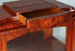 petite vitrine Biedermeier