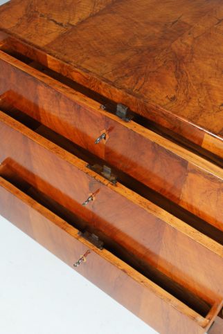 Petite commode Biedermeier