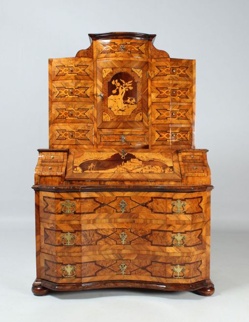 Ancien tabernacle secrétaire avec marqueterie, l'Autriche, baroque vers 1750 - Autriche
Noyer, prunier, érable
Baroque vers 1750