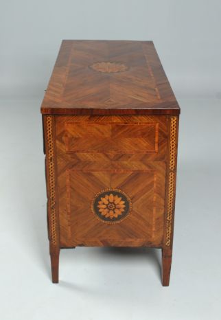 Cassettone italiano antico con intarsi Luigi XVI circa 1790