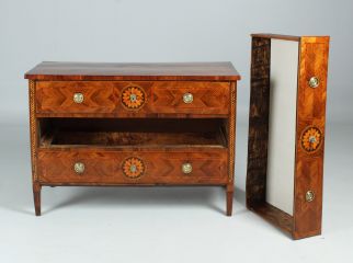 Cassettone italiano antico con intarsi Luigi XVI circa 1790