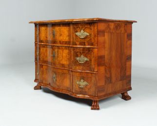 Baroque chest of drawers walnut