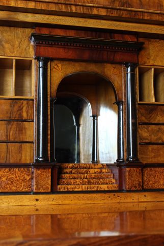 Noyer secrétaire Biedermeier restauré