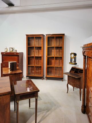 Antiker Bücherschrank Kirschbaum Biedermeier