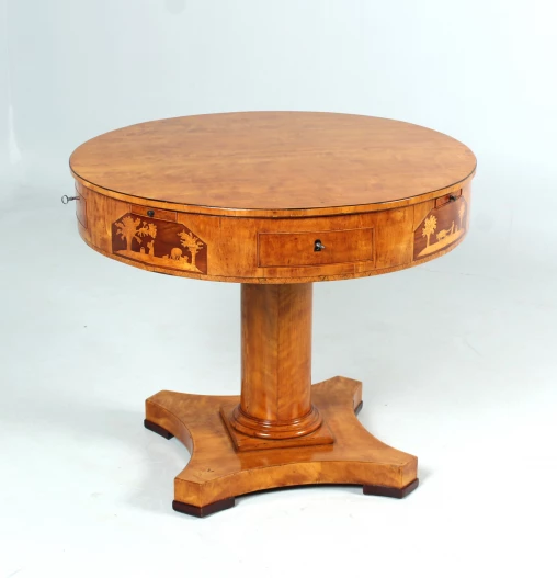 Antico tavolo da gioco Biedermeier con intarsi, betulla, 1830 ca. - Scandinavia
Betulla, ecc.
Biedermeier intorno al 1830