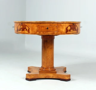 Ancienne table de jeu Biedermeier pour quatre personnes en bois clair marqueterie