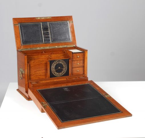 Secrétaire de voyage antique, coffret, pupitre, années 1920 - Angleterre (Londres)
Chêne
années 1920