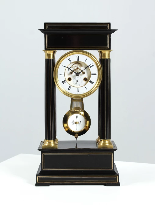 Horloge à portique antique, horloge à colonne avec échappement, Paris - France
bois, laiton, émail
vers 1870