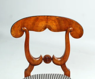 Chaise à pelle antique