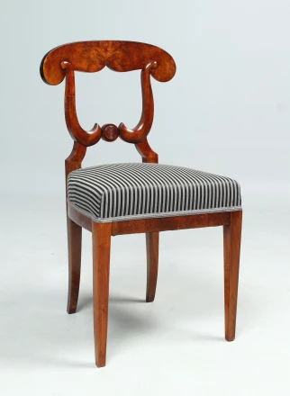 Ancienne chaise Biedermeier en noyer
