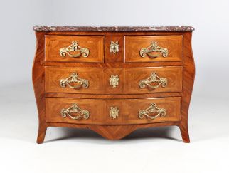 Louis XV chest of drawers