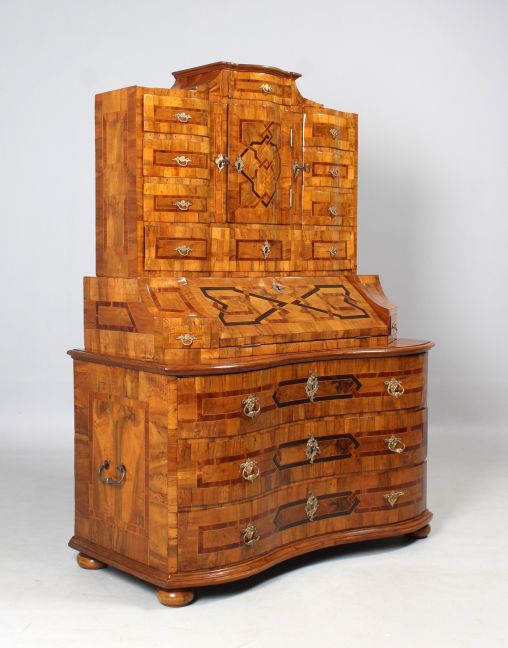 Antique secrétaire tabernacle, armoire à écrire baroque, en noyer, vers 1750 - Haute-Bavière
Noyer
Baroque vers 1750