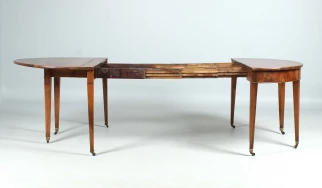 Tisch vergrößerbar antik