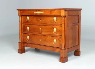 Commode en cerisier antique