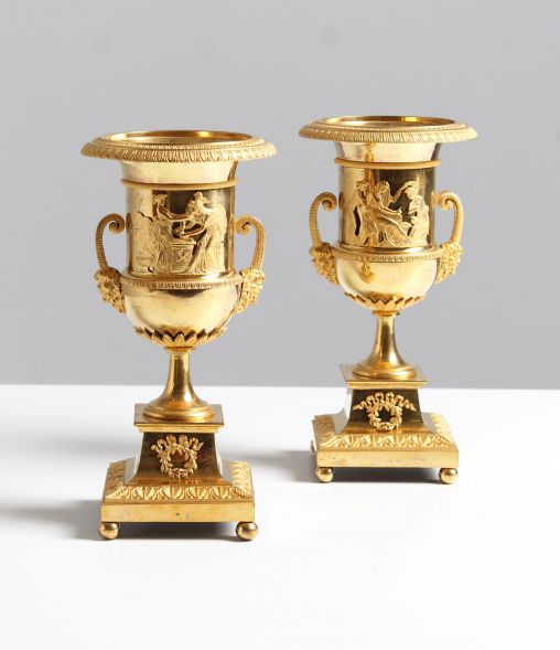 Paar Empire Vasen oder Cassolettes, Frankreich, frühes 19. Jahrhundert - Frankreich
feuervergoldete Bronze
frühes 19. Jahrhundert