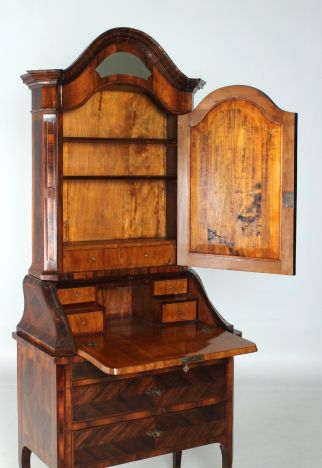 Trumeau cabinet