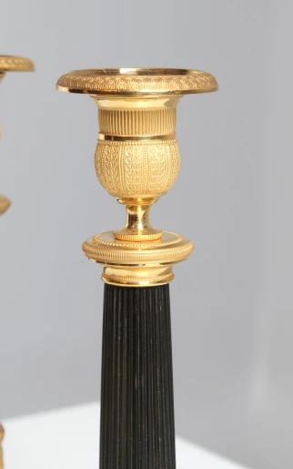 goldener Kerzenständer