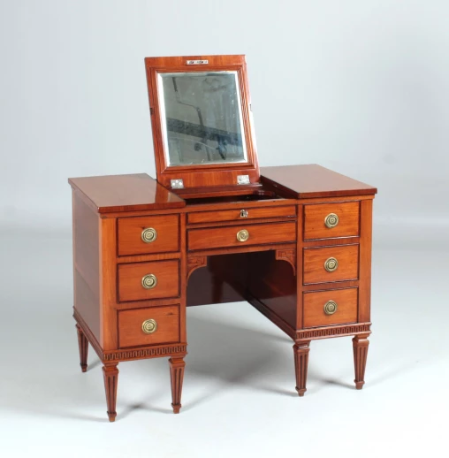 Small Louis XVI writing desk, antique poudreuse, dressing table mirror - Southern Germany
Mahogany
Classicism around 1780