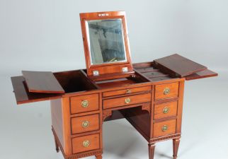 Antiker Schminktisch