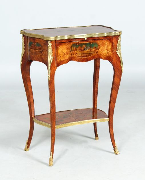 Petit bureau antique Louis XV avec marqueterie, France, 1880 - Paris
Bois de rose et autres
vers 1880