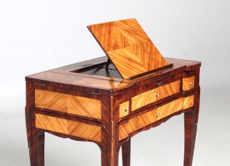 Table de lecture antique