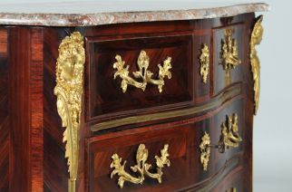 French chest of drawers