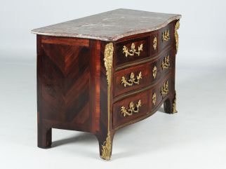 Chest of drawers 18th century