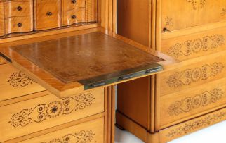 Sekretär mit Lederfläche