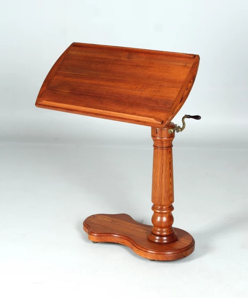 Table de lit ancienne, réglable en hauteur, table lecture, 19e siècle - Paris
Résineux
Fin du 19e siècle