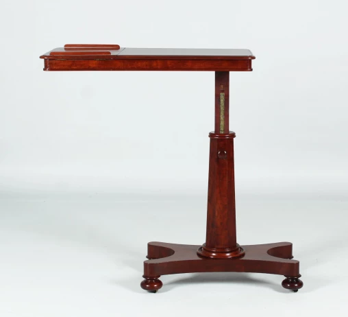 Table de lecture antique, table de lit, en acajou, en Angleterre vers 1870 - Angleterre
Acajou
Victorien vers 1870