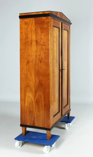 Biedermeierschrank