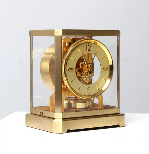 Jaeger Le Coultre - ATMOS II, table clock in vintage look, Mid Century - Switzerland
Brass, partly gold-plated
Year of construction 1950