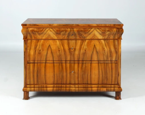 Commode antique, en noyer, Biedermeier vers 1835, restauré - Sud-Ouest de lAllemagne
Noyer
Biedermeier vers 1835