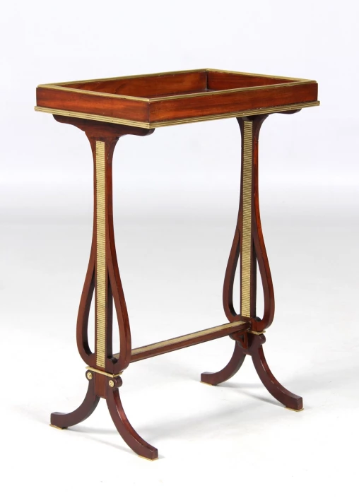 Antique side table, David Röntgen, Vide-Poche, Louis XVI around 1785 - Paris
Mahogany, brass, gilded bronze
around 1785