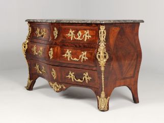 Louis XV chest of drawers