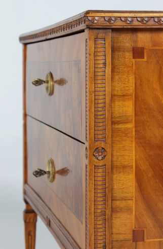 Zopfstil chest of drawers