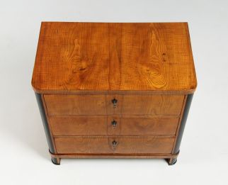 small Biedermeier chest of drawers