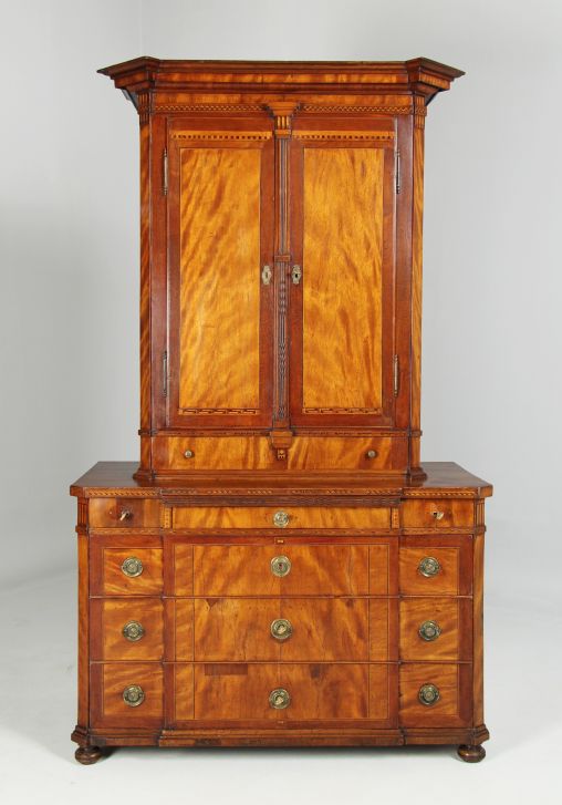 Louis XVI chest of drawers with centrepiece, marquetry, Netherlands around 1790 - The Netherlands
Satinwood, mahogany and others
Louis XVI around 1790