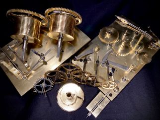 Restauratore di orologi a pendolo