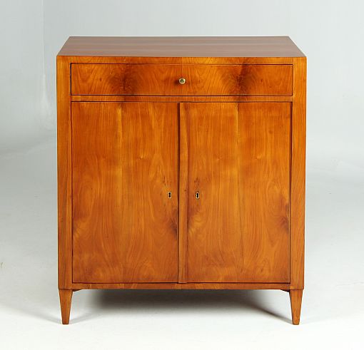 Antica credenza, cassettiera Biedermeier, in ciliegio, 1820 ca. - Baviera
Ciliegio
Biedermeier intorno al 1815