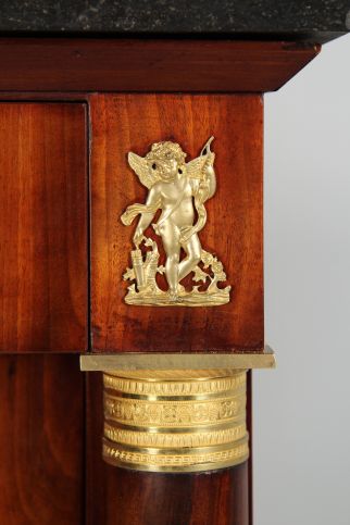 Cupidon avec arc et flèches