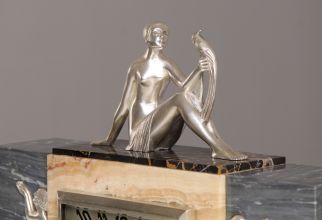 Fillette au perroquet