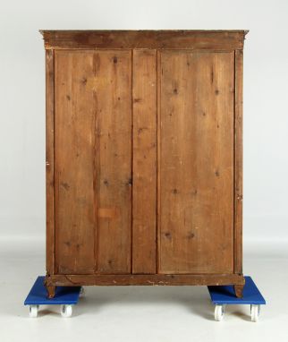 Restaurer une armoire
