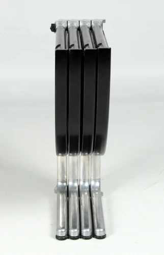 Castelli Piretti Tisch