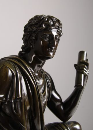 Bronzefigur